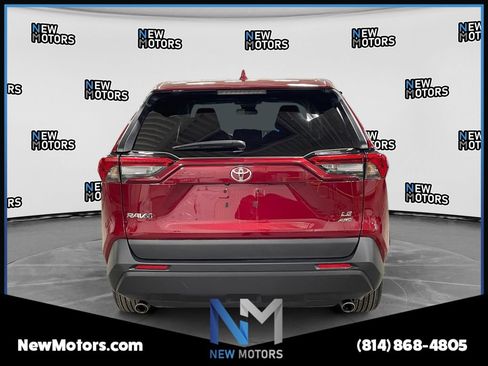 Used 2024 Toyota RAV4 LE AWD/4WD image 4