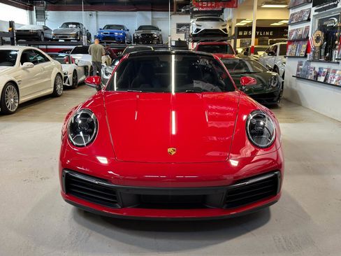 Used 2022 Porsche 911 Carrera image 2