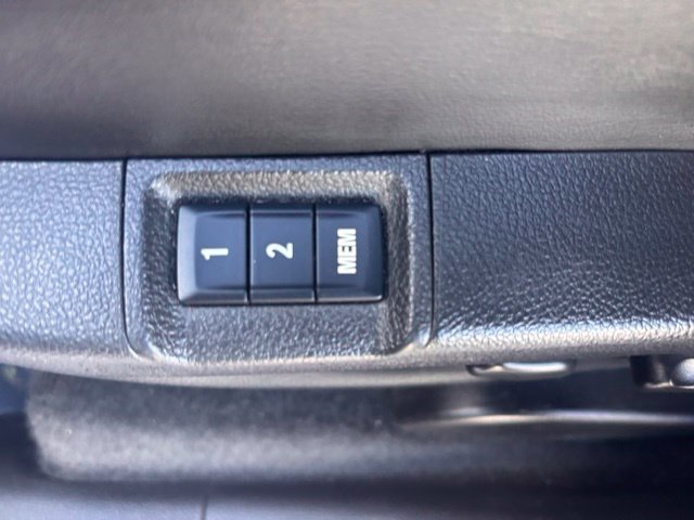 Used 2019 Buick Encore Essence FWD image 32