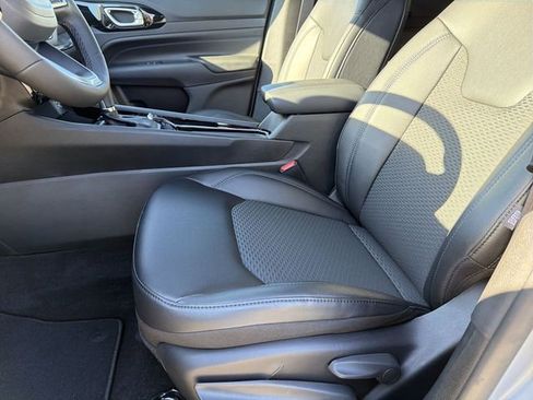 New 2026 Jeep Compass Latitude image 17