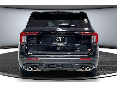 Used 2025 Ford Explorer ST image 6