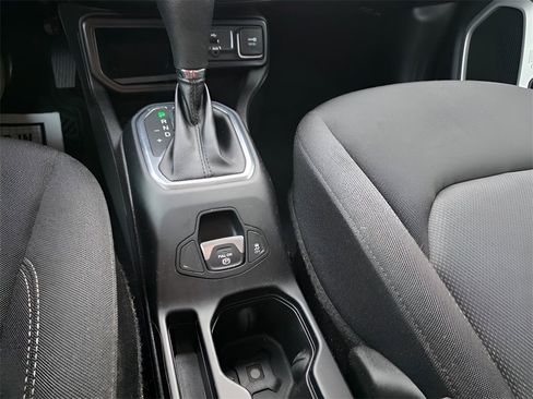 Used 2020 Jeep Renegade Sport image 24