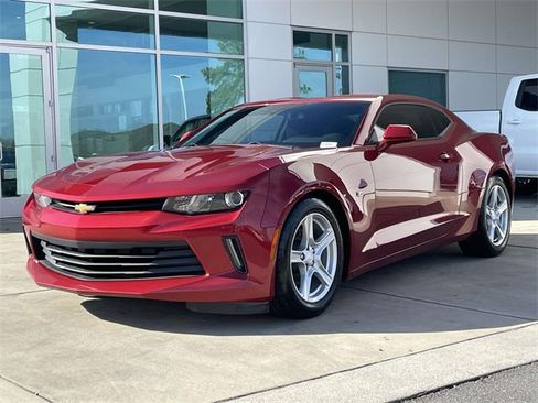Used 2018 Chevrolet Camaro LT w/ Technology Package image 2
