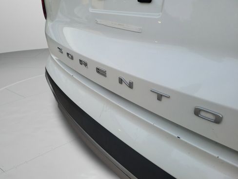 Certified 2022 Kia Sorento S FWD image 31