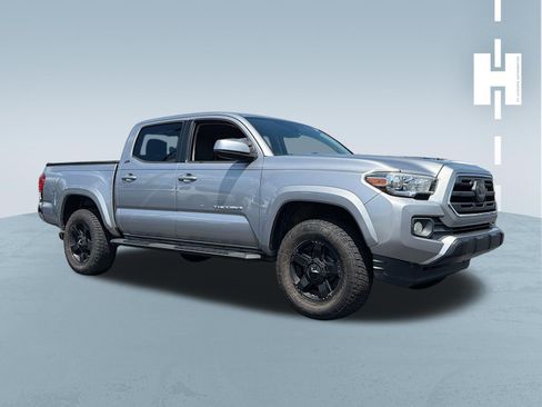 Used 2018 Toyota Tacoma SR5 RWD image 1