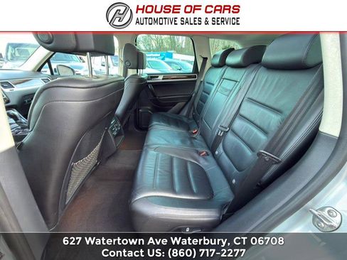 Used 2016 Volkswagen Touareg Sport image 43