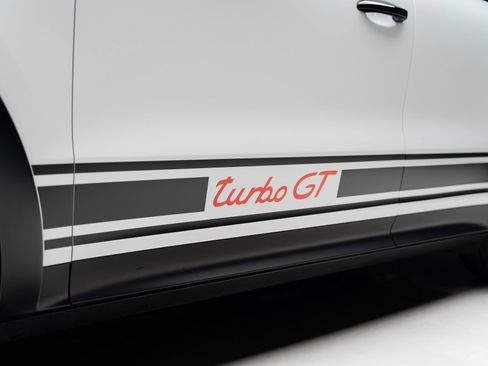 Used 2022 Porsche Cayenne Turbo GT AWD/4WD image 16