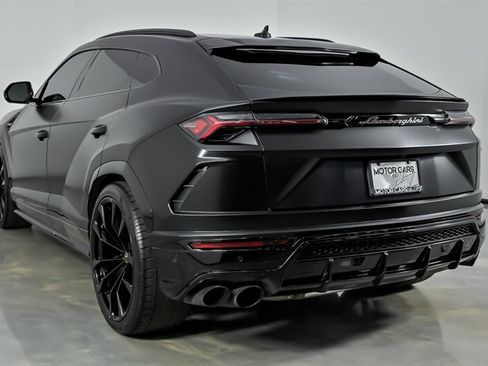 Used 2021 Lamborghini Urus AWD/4WD image 10