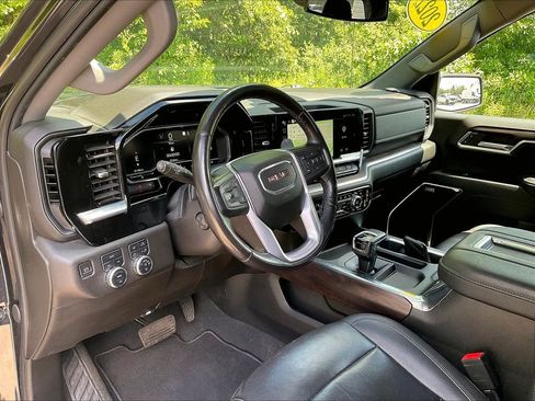 Used 2022 GMC Sierra 1500 SLT w/ SLT Convenience Package AWD/4WD image 6