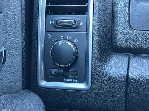 Used 2024 RAM 1500 Classic SLT image 28