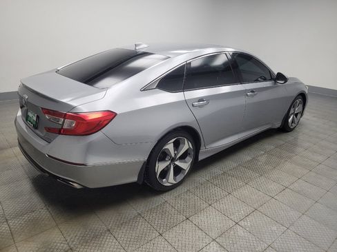 Used 2018 Honda Accord Touring image 10