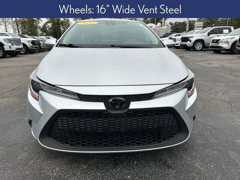 Used 2022 Toyota Corolla LE image 9