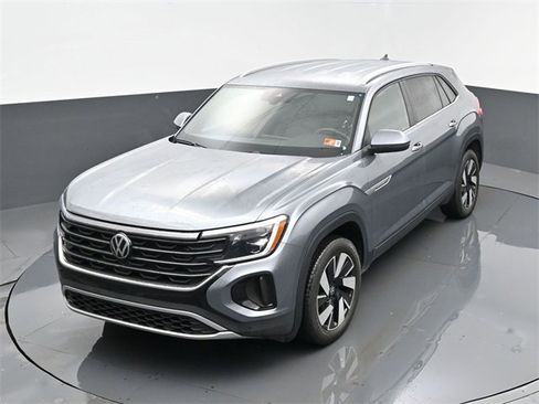 Used 2025 Volkswagen Atlas Cross Sport SE image 22