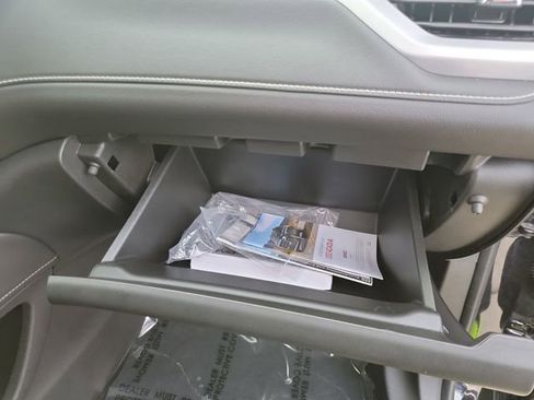 Certified 2022 GMC Acadia SLE w/ Driver Convenience Package image 30