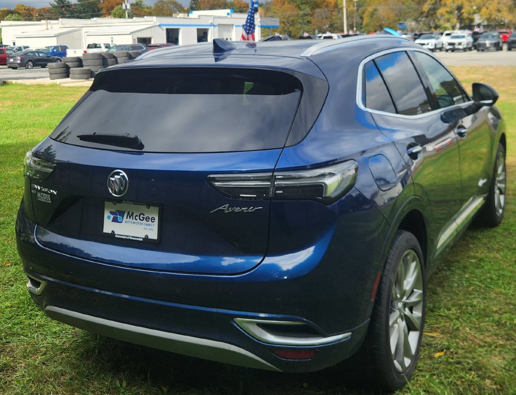 Used 2022 Buick Envision Avenir w/ Technology Package II AWD/4WD image 5