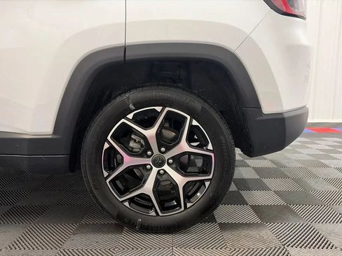 Used 2025 Jeep Compass Limited AWD/4WD image 25