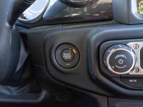 Used 2023 Jeep Wrangler Unlimited Sahara image 22