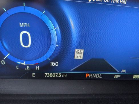 Used 2022 Ford Explorer King Ranch w/ Premium Technology Package image 15