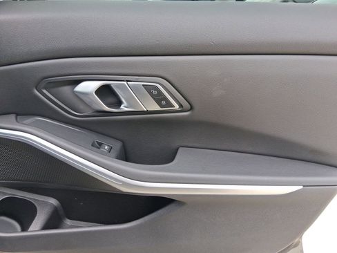 Used 2022 BMW 330e xDrive w/ M Sport Package image 30