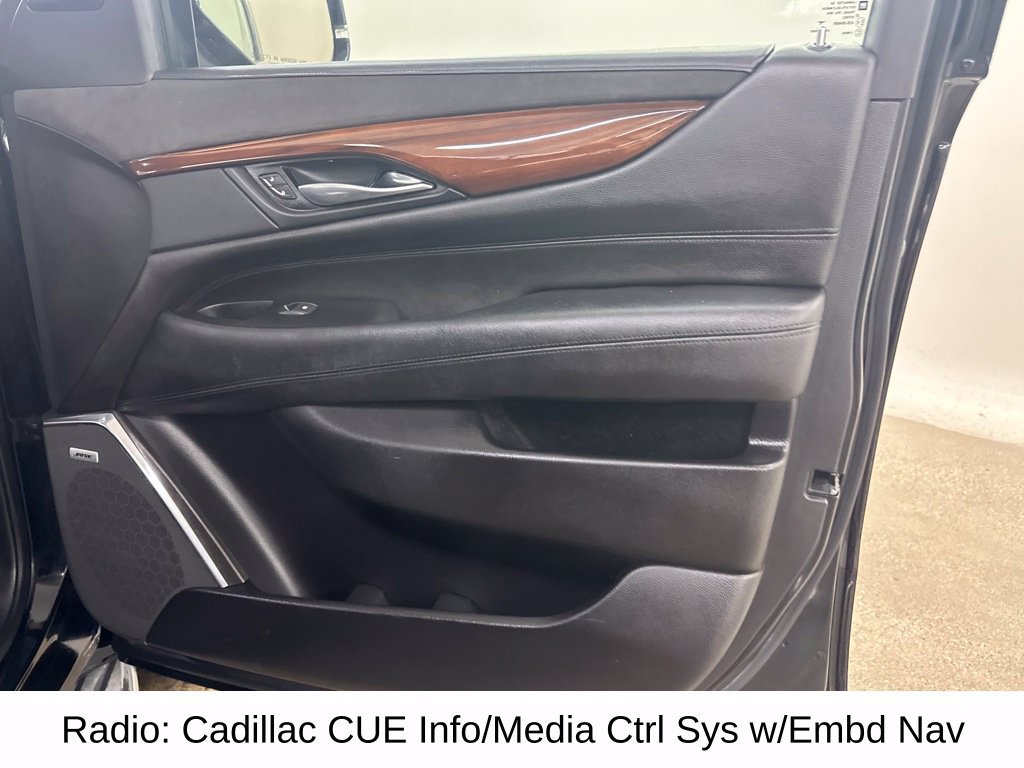 Used 2017 Cadillac Escalade Premium Luxury AWD/4WD image 21