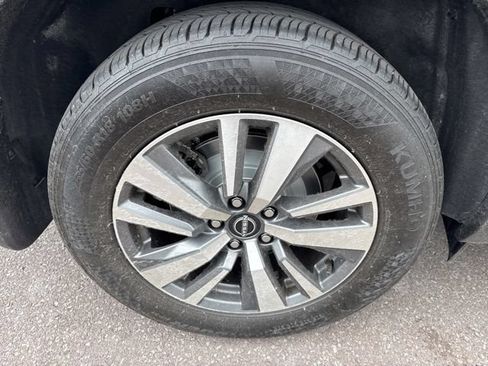 Certified 2024 Nissan Pathfinder SL w/ Black Appearance Package AWD/4WD image 41