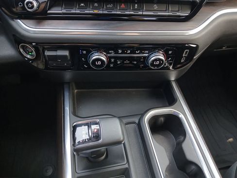 Used 2022 GMC Sierra 1500 SLT AWD/4WD image 43