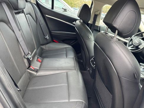 Used 2025 Genesis G70 2.5T image 12