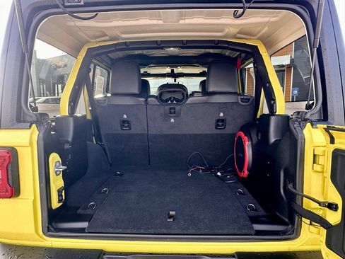 Used 2023 Jeep Wrangler Unlimited Rubicon w/ LED Lighting Group image 25