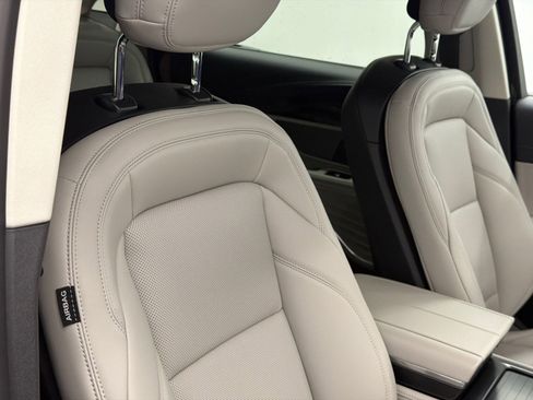 New 2026 Lincoln Nautilus Premier image 11