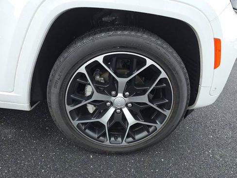 Used 2024 Jeep Grand Cherokee Summit image 21
