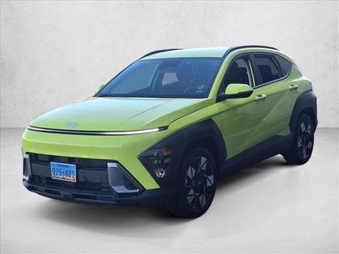 Used 2025 Hyundai Kona SEL FWD image 1