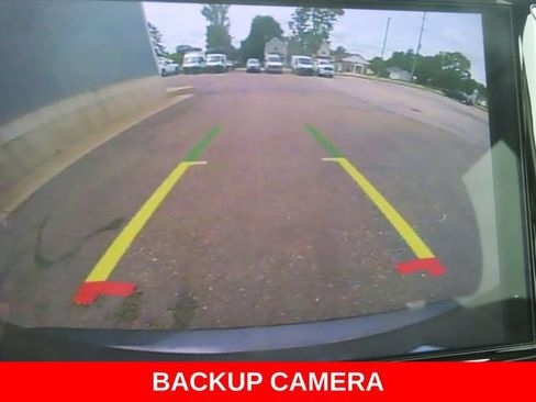 Used 2021 Chrysler Pacifica Touring AWD/4WD image 5