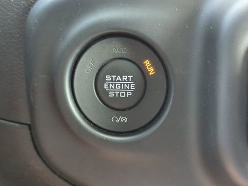 Certified 2021 Jeep Gladiator Sport AWD/4WD image 31