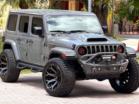Used 2020 Jeep Wrangler Unlimited Sahara w/ Uconnect 4C Nav & Sound Group AWD/4WD image 3