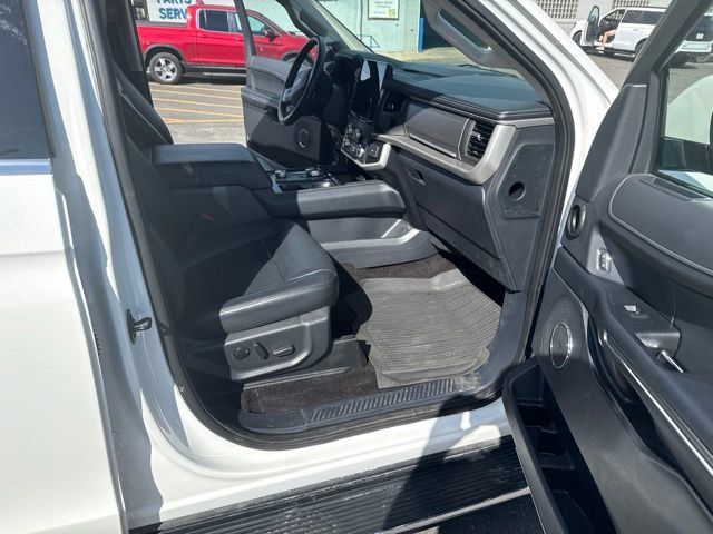 Used 2022 Ford Expedition XLT AWD/4WD image 11