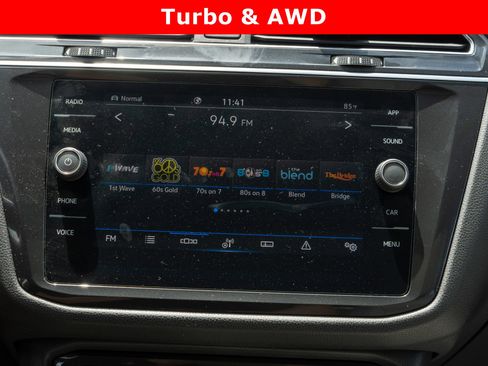 Used 2021 Volkswagen Tiguan SE w/ Panoramic Sunroof Package image 15