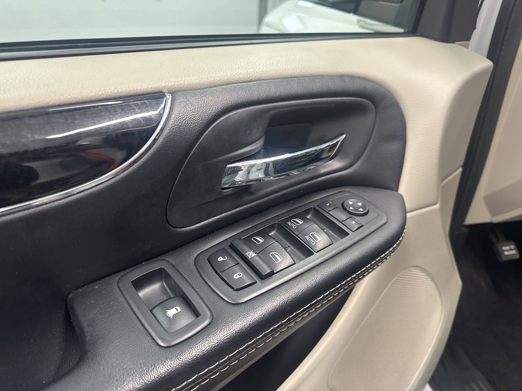 Used 2019 Dodge Grand Caravan SXT FWD image 10