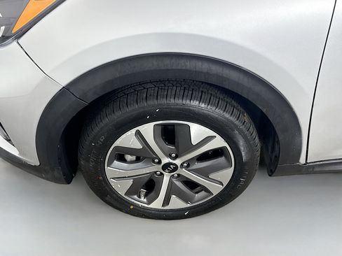 Used 2020 Kia Niro EX Premium image 38