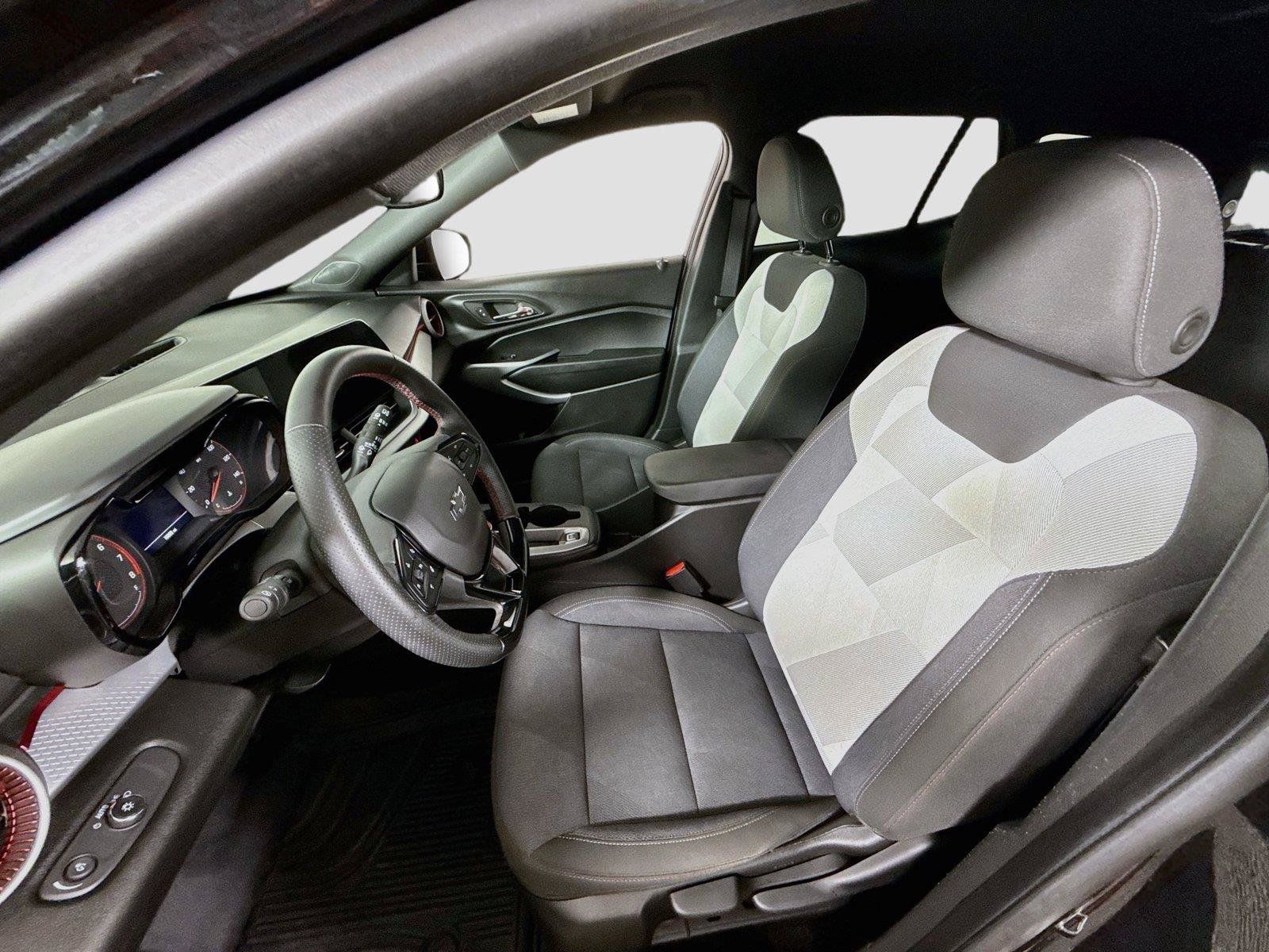 Used 2024 Chevrolet Trax RS w/ Driver Confidence Package FWD image 14