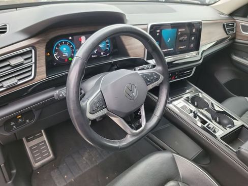Used 2024 Volkswagen Atlas SEL Premium R-Line image 11