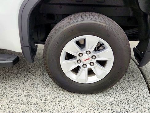 Used 2023 GMC Sierra 1500 SLE RWD image 9