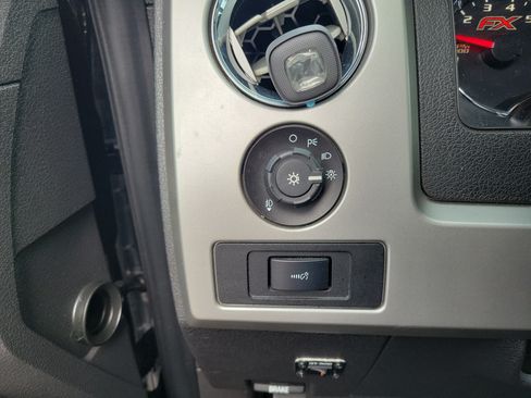 Used 2014 Ford F150 FX4 w/ Equipment Group 402A Luxury AWD/4WD image 25