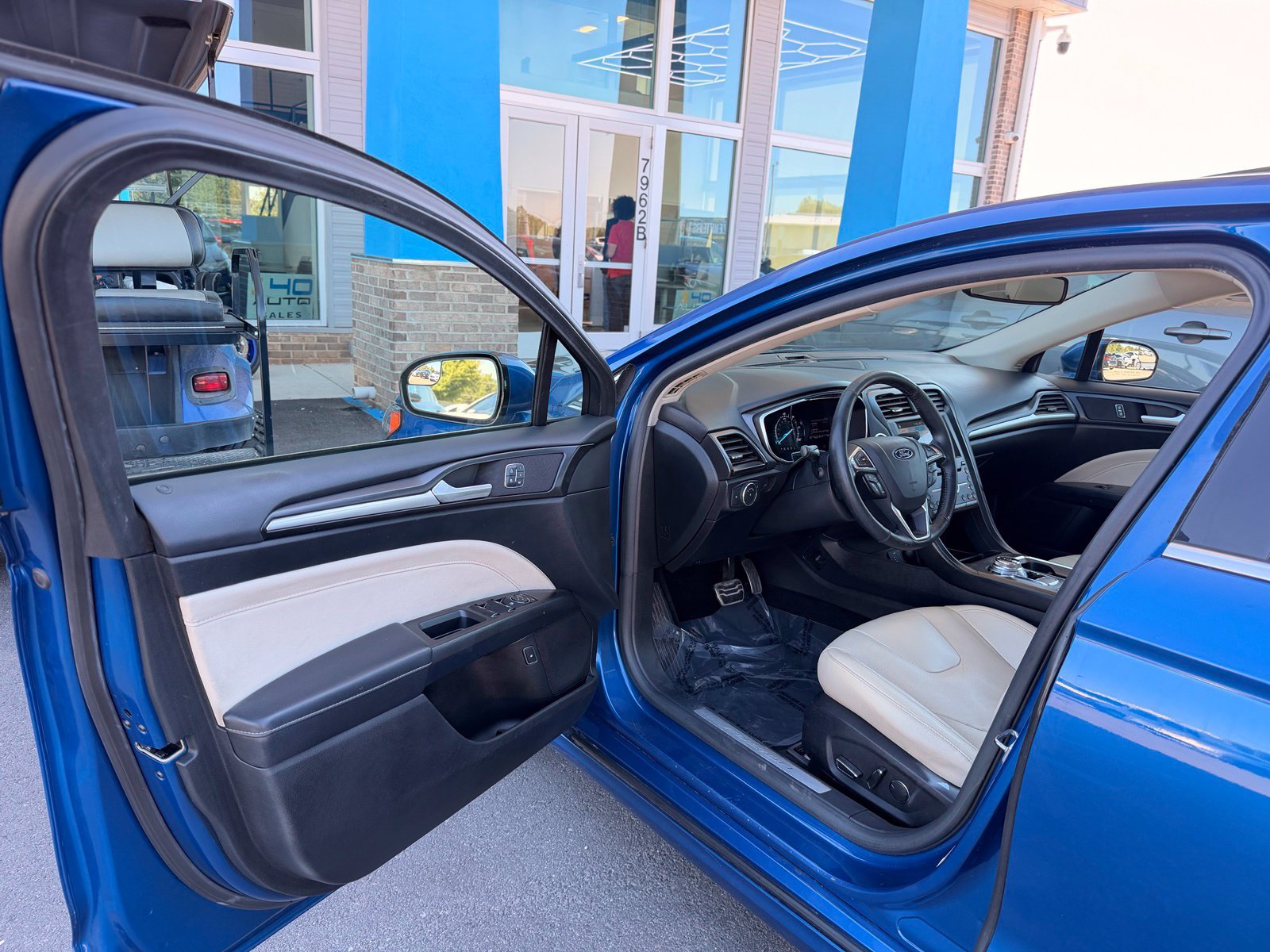 Used 2017 Ford Fusion Titanium FWD image 14