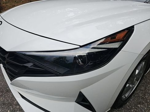 Used 2023 Hyundai Elantra SE FWD image 27