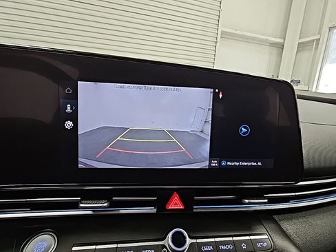 Used 2024 Hyundai Elantra SEL w/ Convenience Package image 19