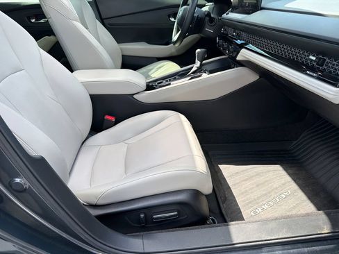 Used 2024 Honda Accord Touring image 11