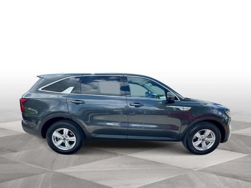 Certified 2023 Kia Sorento LX FWD image 9