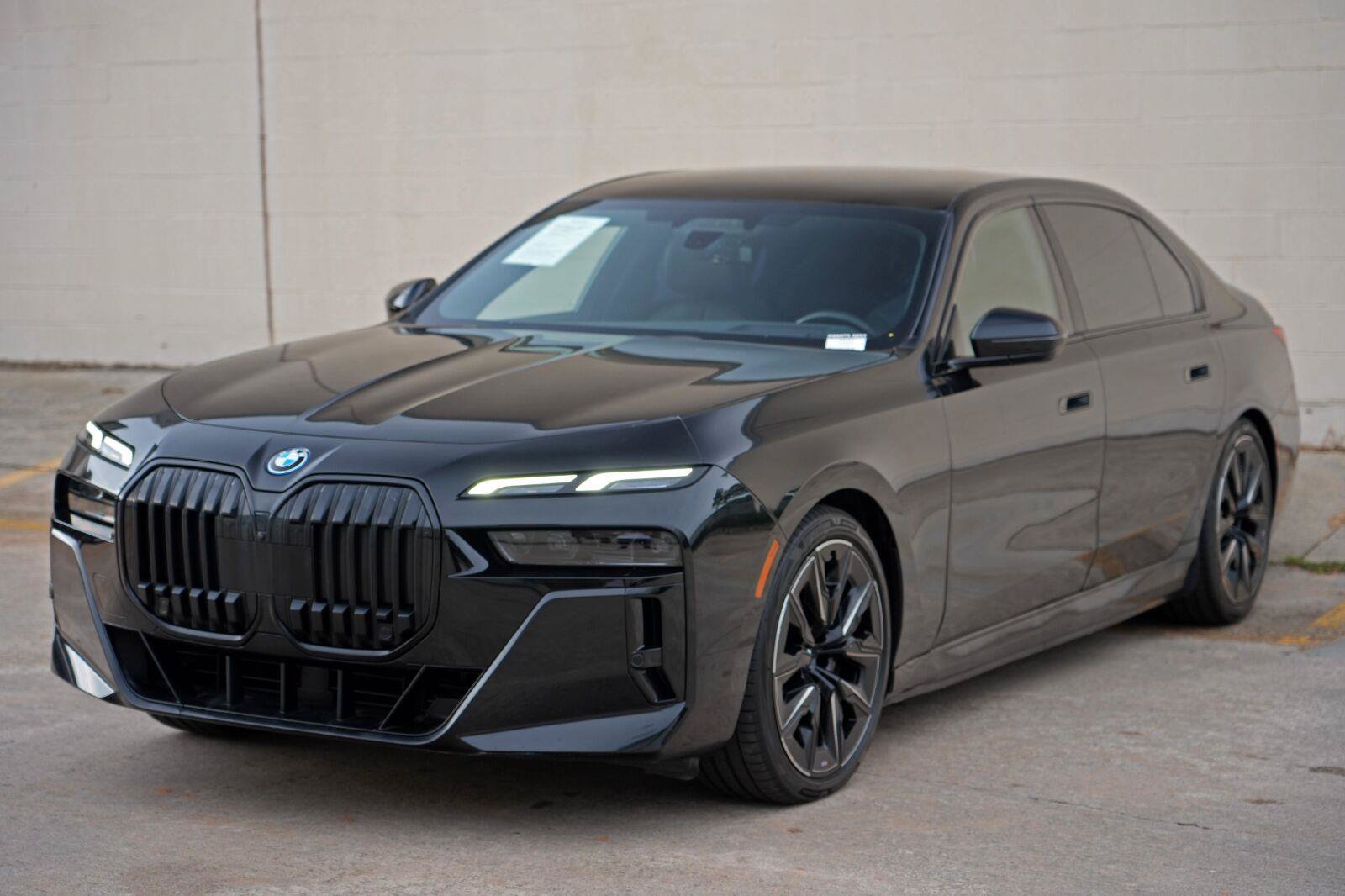 Used 2024 BMW i7 xDrive60 AWD/4WD image 58