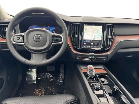 Certified 2024 Volvo XC60 B5 Ultimate w/ Climate Package AWD/4WD image 29