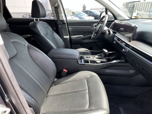 Certified 2024 Kia Sorento SX image 12